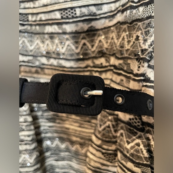 Nanette Lepore Belted Black Beige Lace Sheath Fitted Dress Size 6 Cocktail - Picture 4 of 12